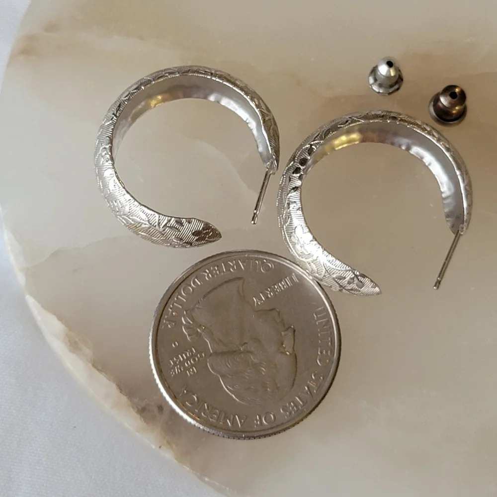 Vintage Floral Embossed Silver Metal Wide Hoop Earrings Gorgeous Jewelry